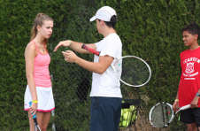 Thumbnail leçon au camp de tennis de l’ISC par un de nos enseignant.